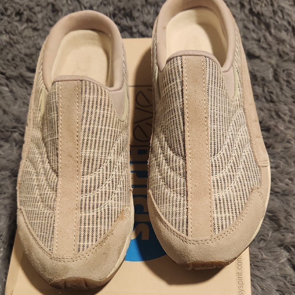 Easy Spirit Slip-On Neutral Beige & Cream Comfort Sneakers - Picture 4 of 6